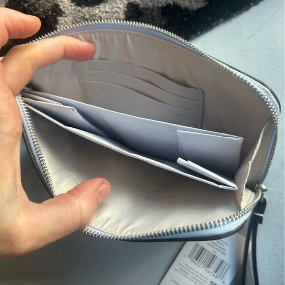 NWT Kate Spade izip wristlet - Picture 3 of 4